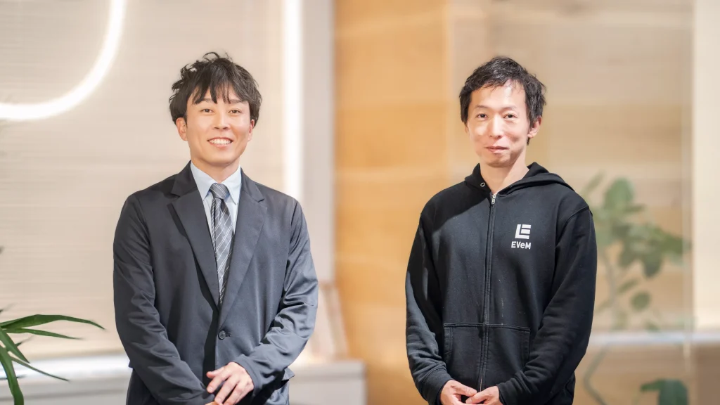 対談に臨むプラザクリエイト代表新谷（左）とEVeM長村氏（右）